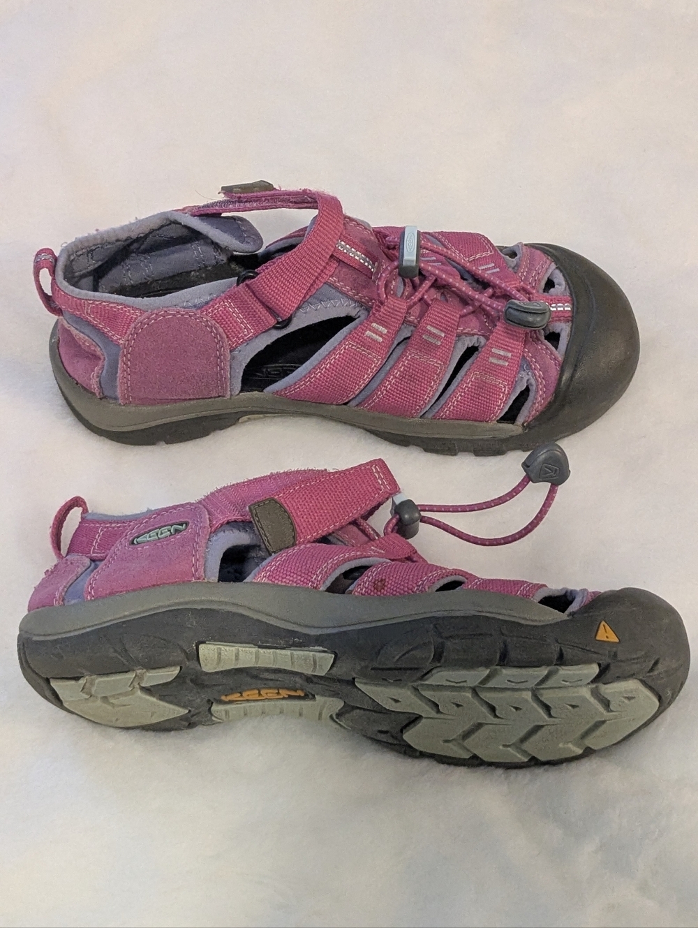 KEEN Newport H2 waterproof hiking sandals in a pink and lavender colorway sz 4